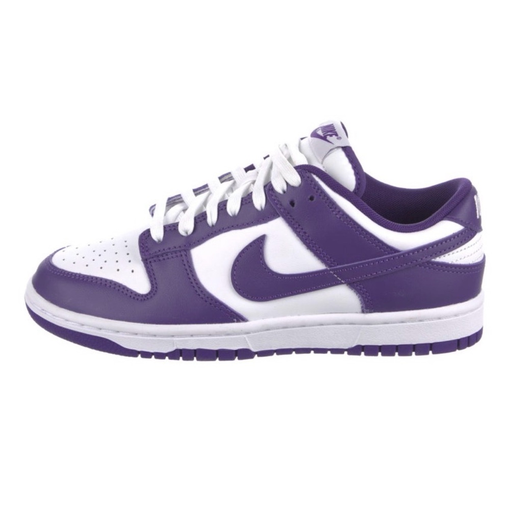 Nike Low Dunk- men’s 7.5/ women’s 9